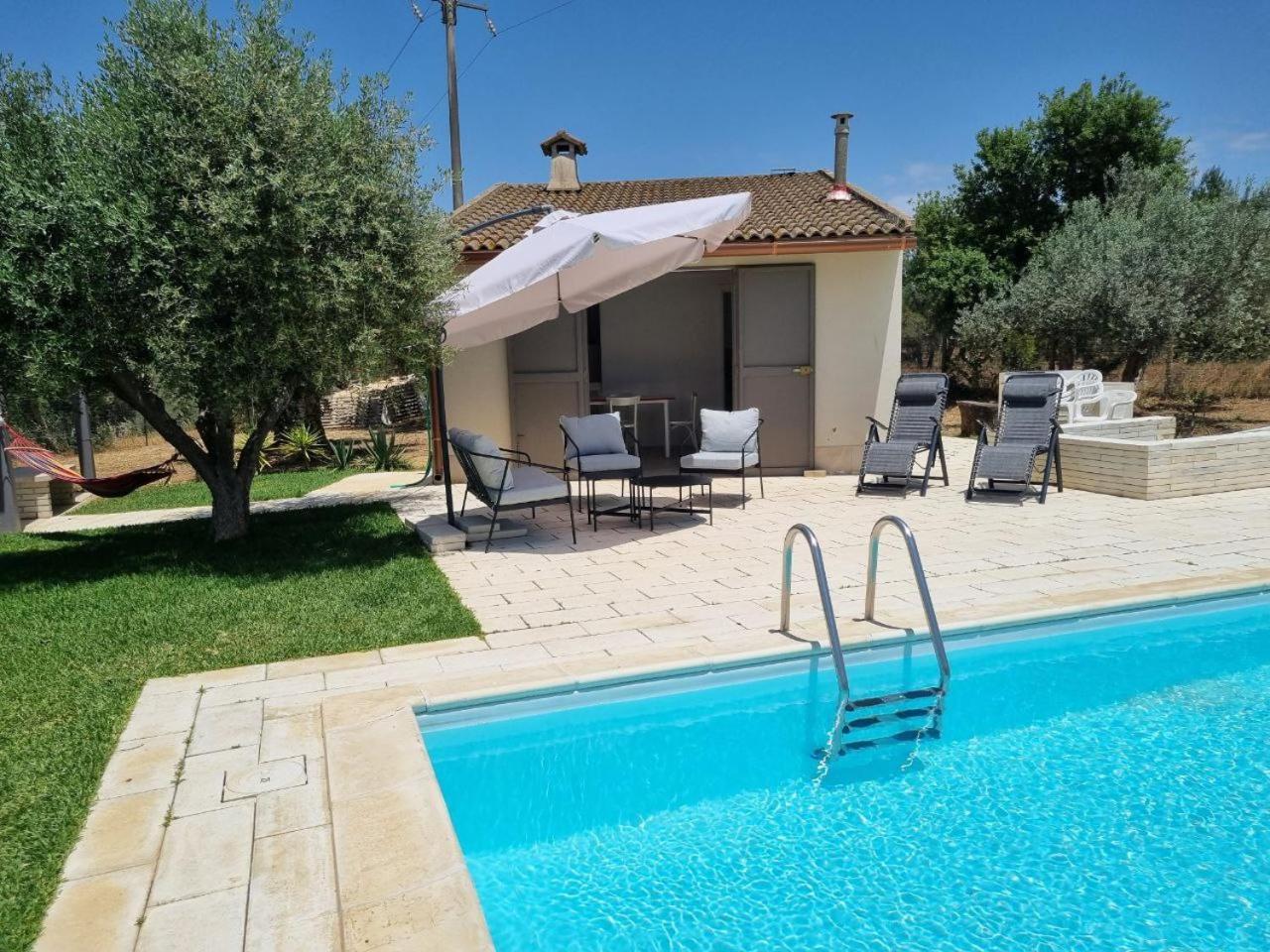 Accogliente Villa Con Piscina Кальтаджироне Экстерьер фото